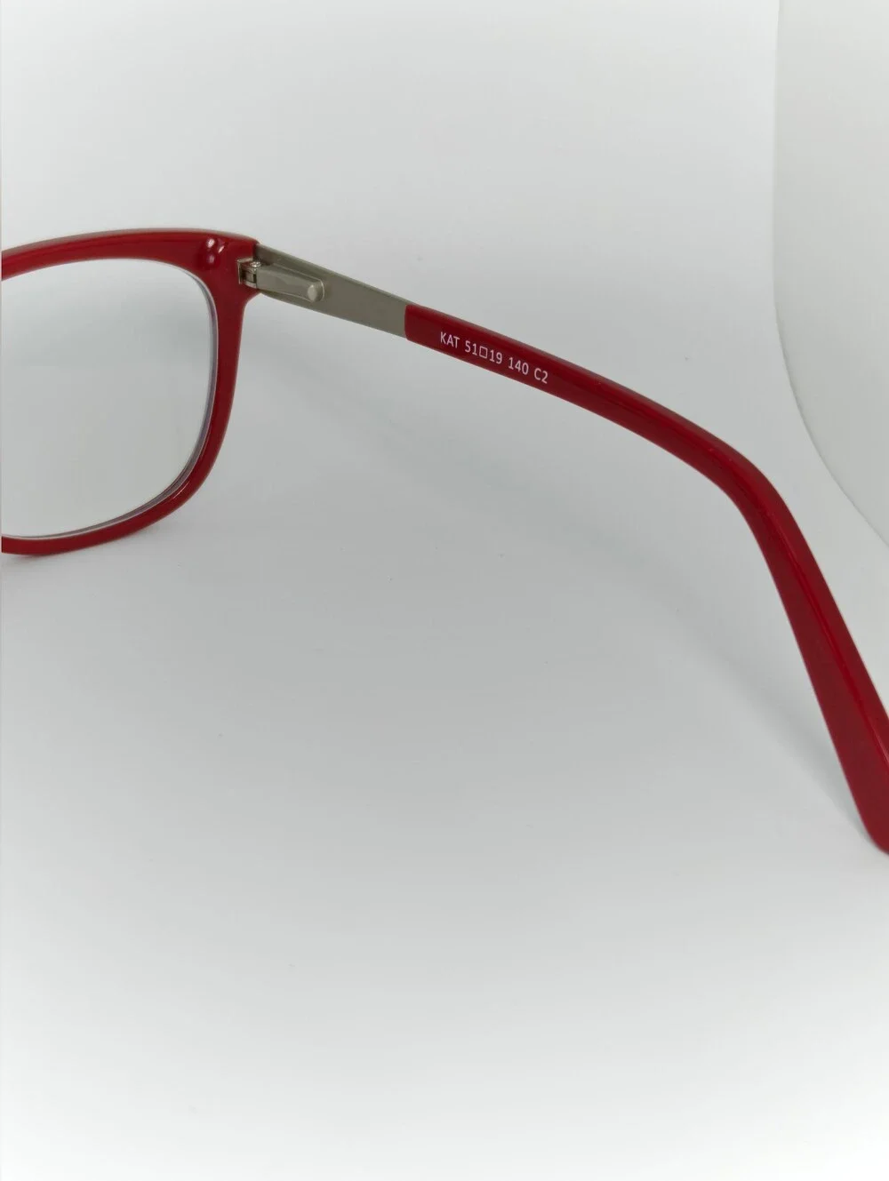 Kat. Stylish Red Women's Cat Eye. Wayfarer Vibes.